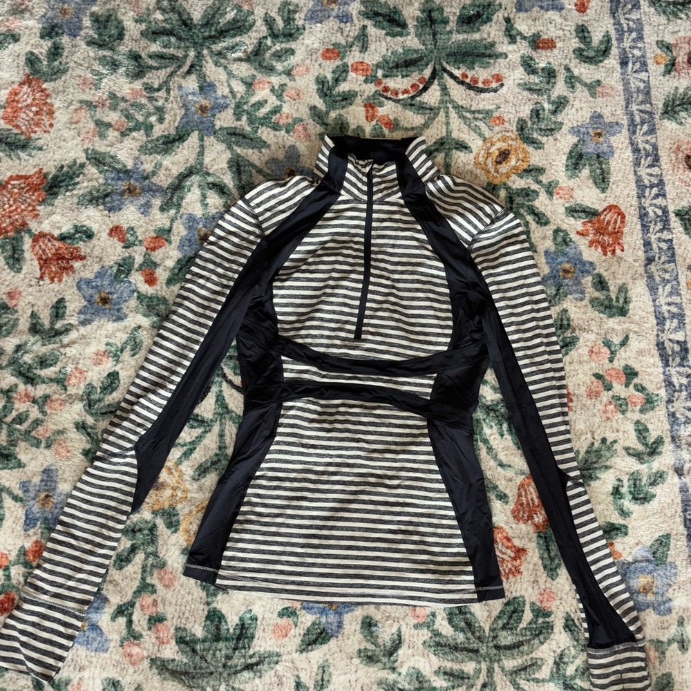 Lululemon quarter zip size 6